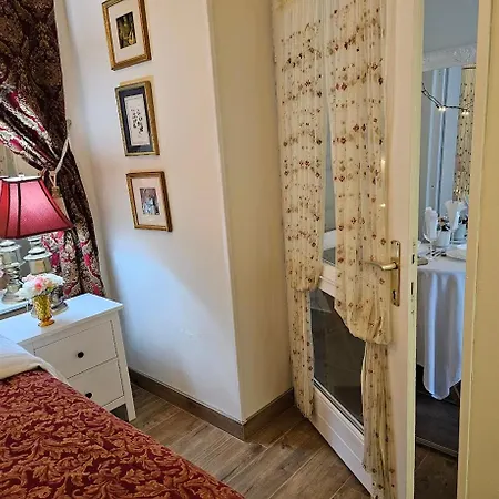 Vansvel Boutique 12 *